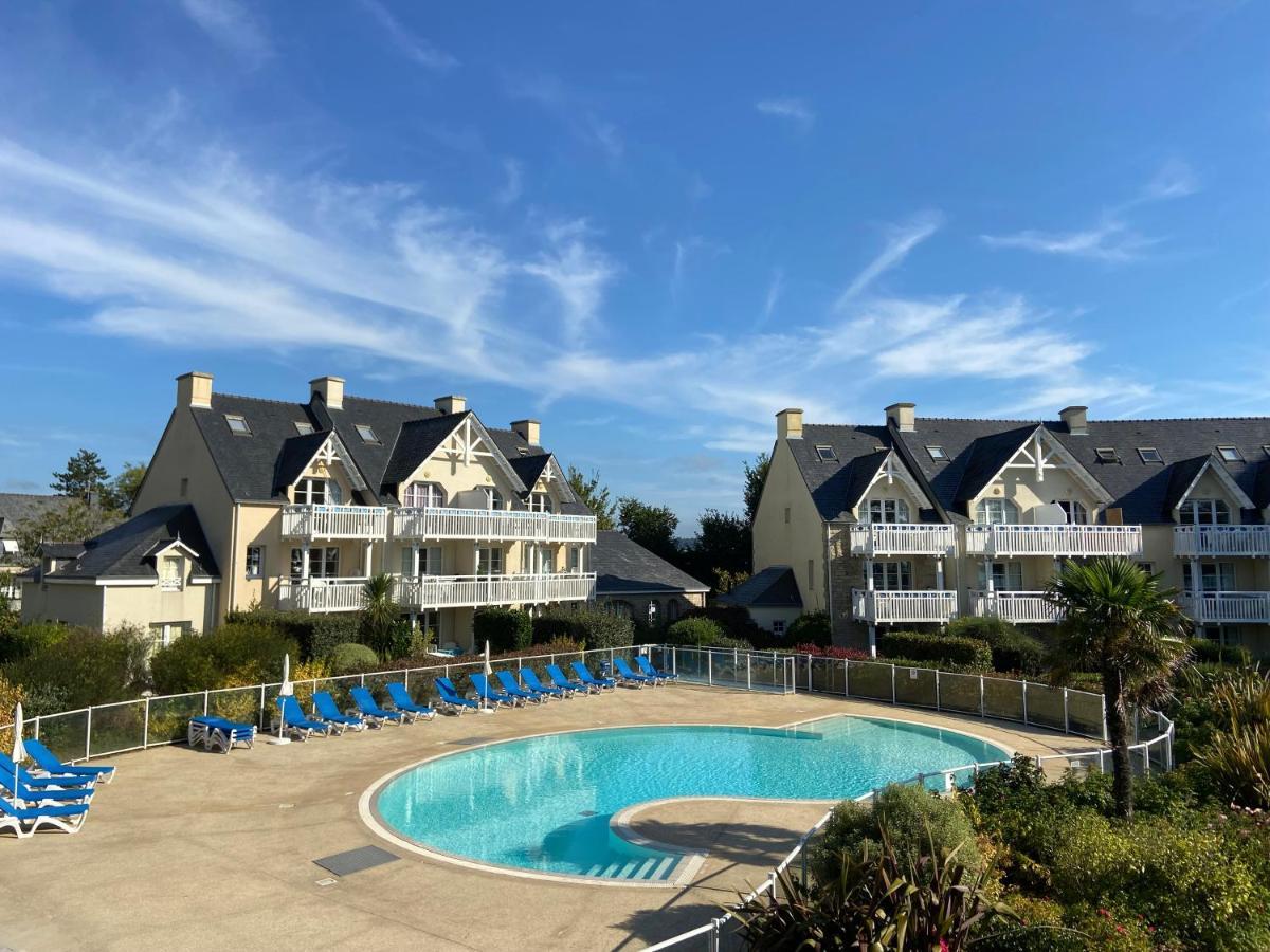 En Duplex Front De Mer, Cap Coz