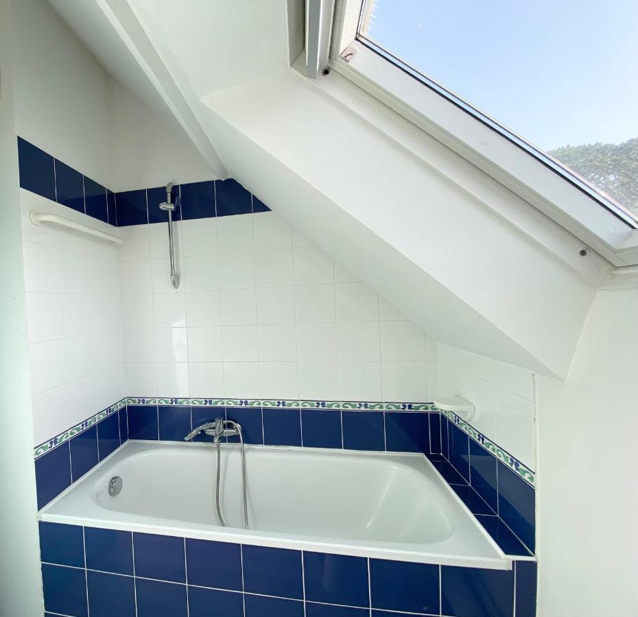 En Duplex Front De Mer, Cap Coz Fouesnant